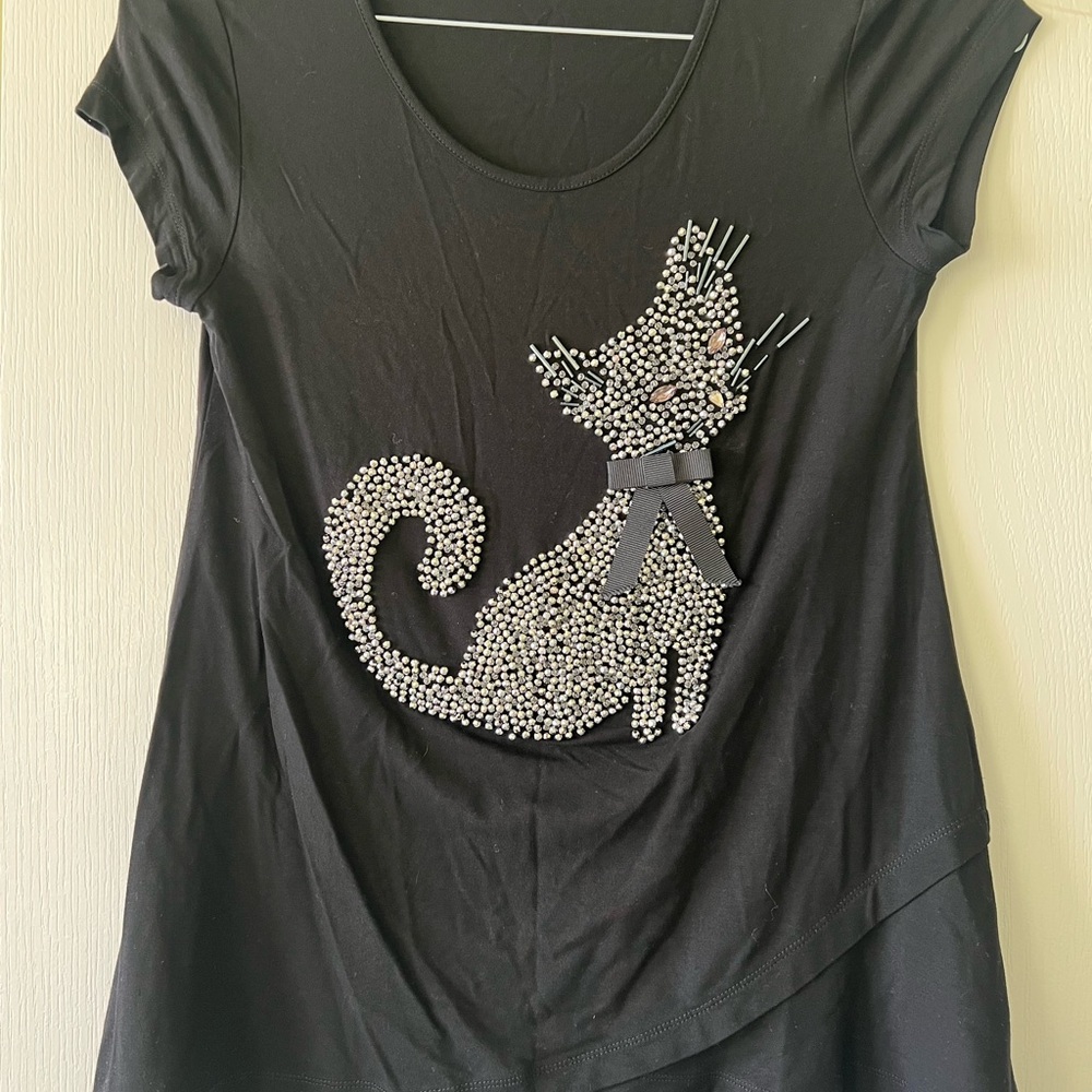 Sportmax Black Short Sleeve Tee with Embellished Cat Design